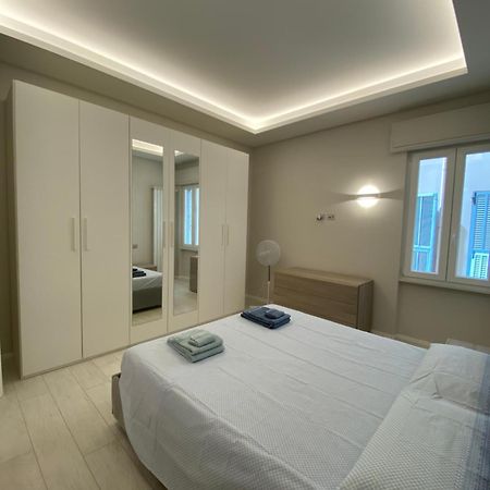 Casa Dante: Oneglia Centro-Marina-Spiagge Daire Imperia Dış mekan fotoğraf