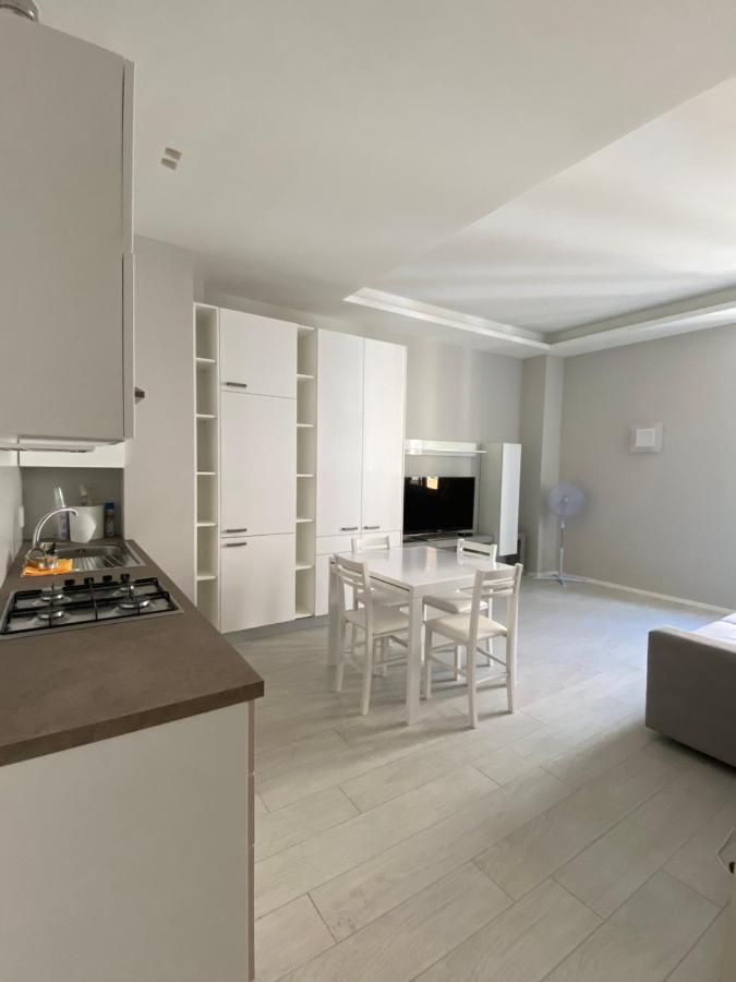 Casa Dante: Oneglia Centro-Marina-Spiagge Daire Imperia Dış mekan fotoğraf