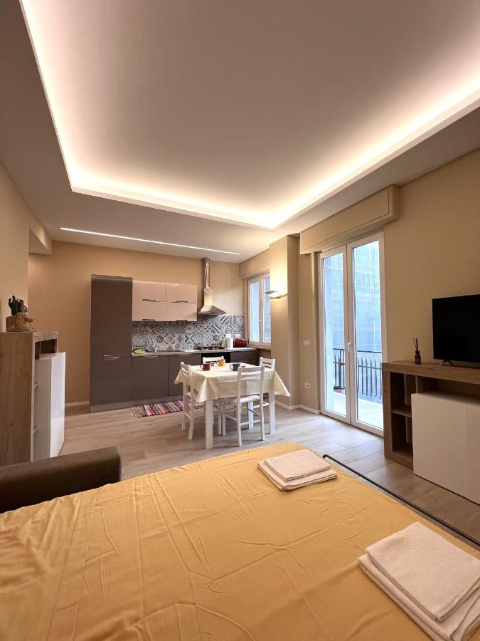 Casa Dante: Oneglia Centro-Marina-Spiagge Daire Imperia Dış mekan fotoğraf