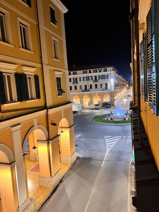 Casa Dante: Oneglia Centro-Marina-Spiagge Daire Imperia Dış mekan fotoğraf