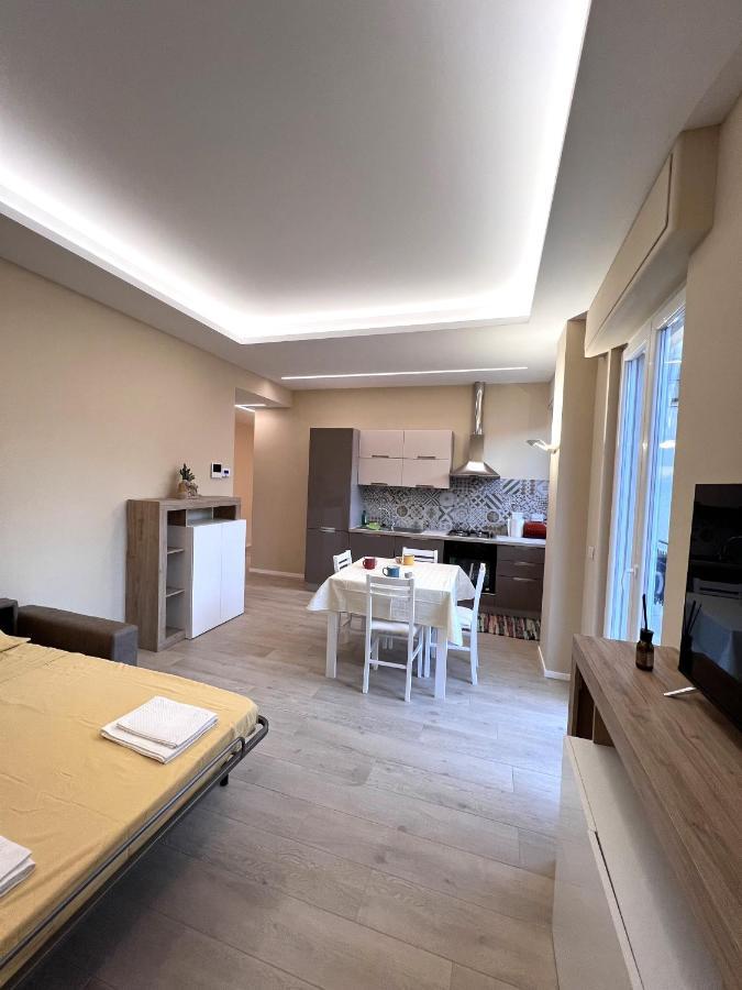 Casa Dante: Oneglia Centro-Marina-Spiagge Daire Imperia Dış mekan fotoğraf